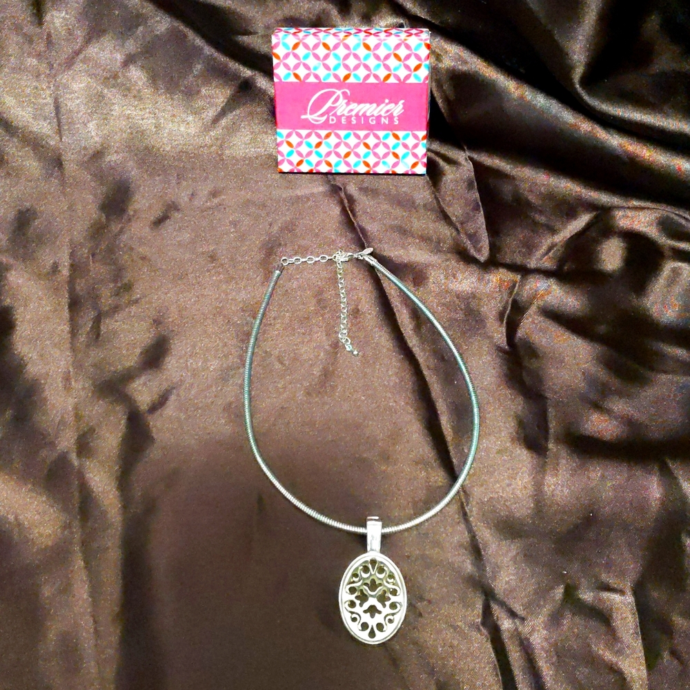 Premier design necklace